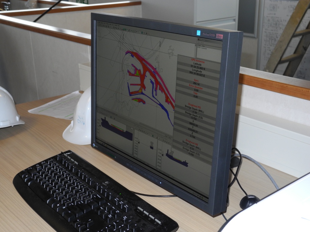 Monitor con la cartografia batimetrica digitalizzata