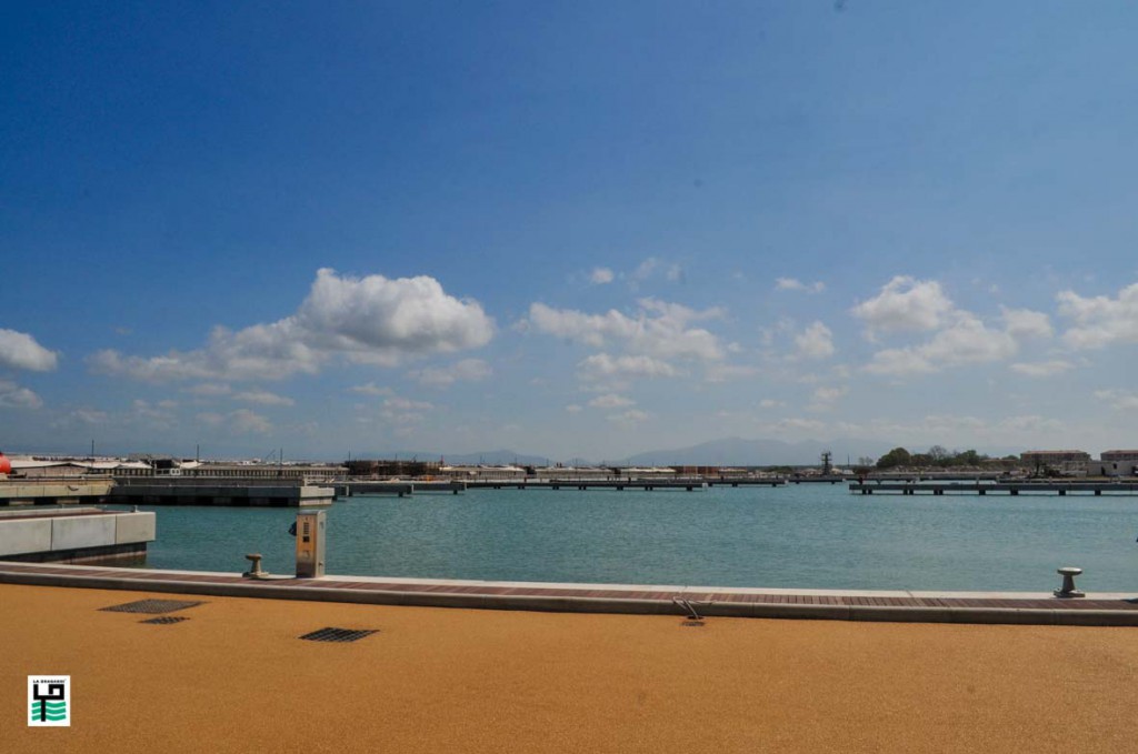 La Dragaggi srl - Costruzione scogliere nel Porto di Marina di Pisa