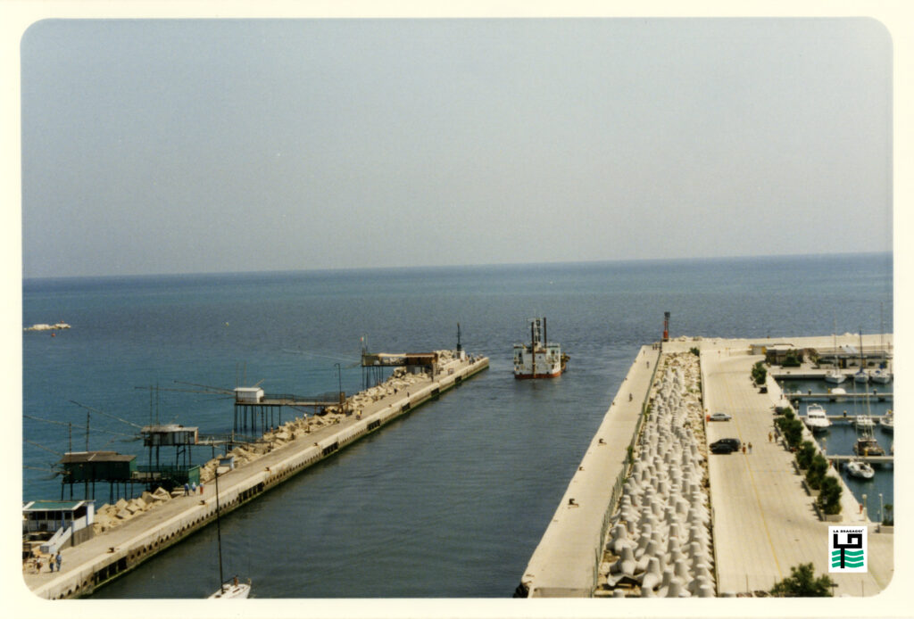 La Dragaggi srl - Dragaggio del porto di Pescara