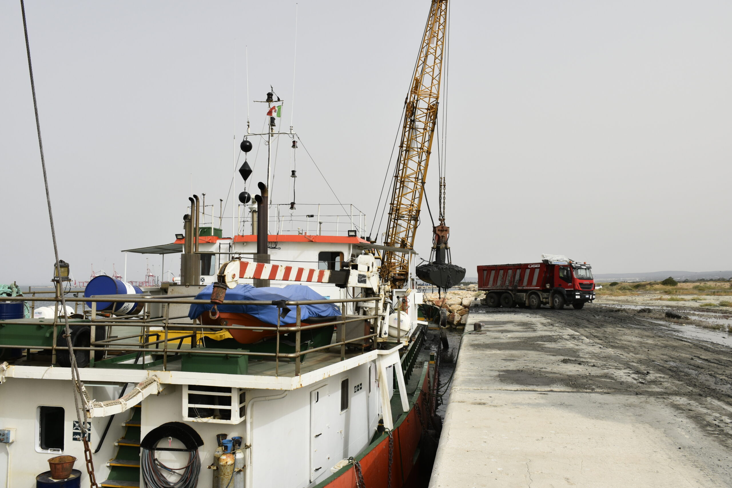 La-Dragaggi-Srl-Dragaggi-portuali-Taranto-2024
